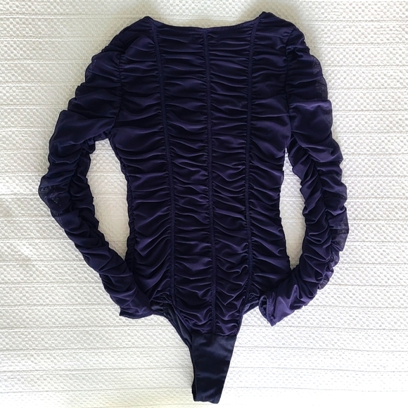 ✨️Any 3 for $15✨️ Zara Medium Navy Blue Ruched Bodysuit - Picture 7 of 12